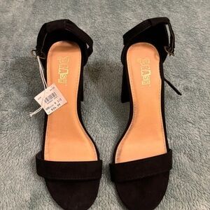 Brash Elegant Black Heels with Ankle Strap